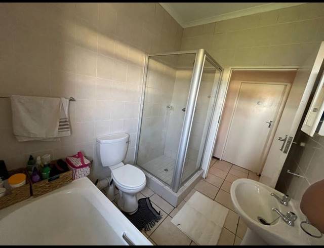 2 BEDROOM APARTMENT FOR SALE IN LONEHILL